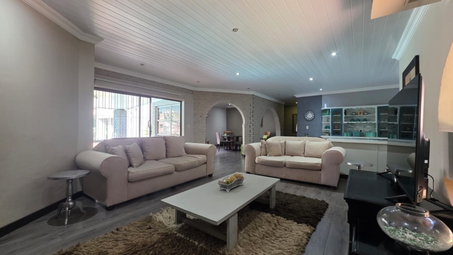3 Bedroom Property for Sale in Wilkoppies North West